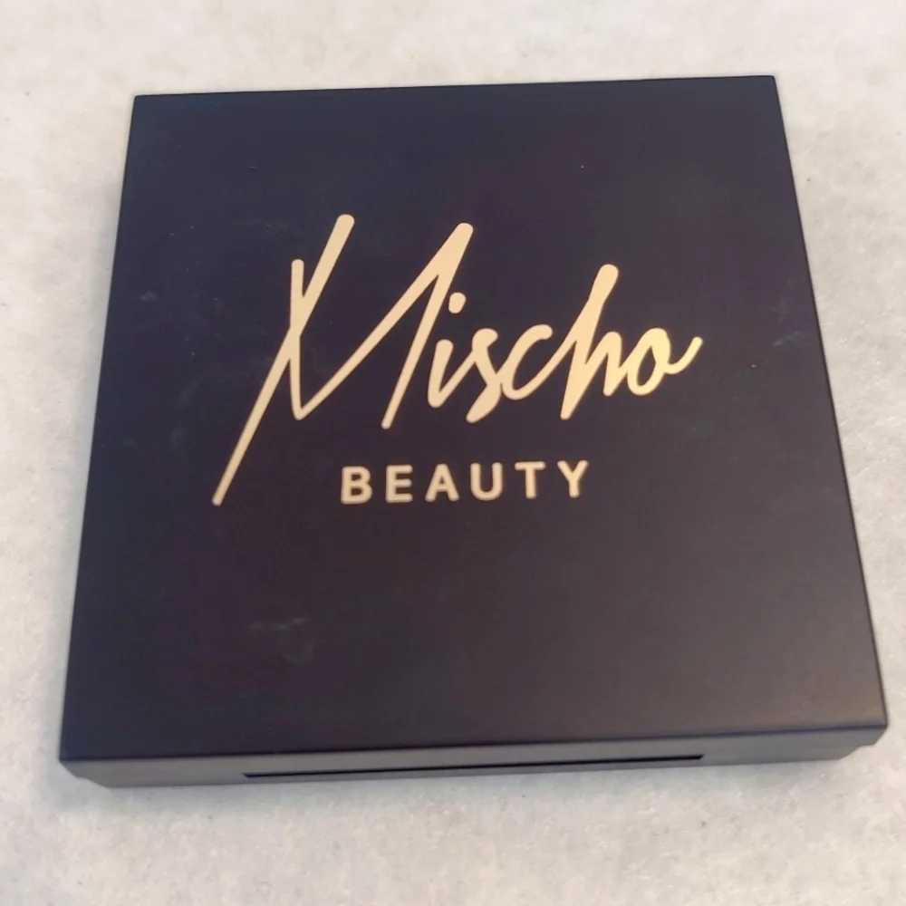 Mischo Beauty Blush Magnifique a soft Coral Pink w/ Gold Limited Edition Ipsy